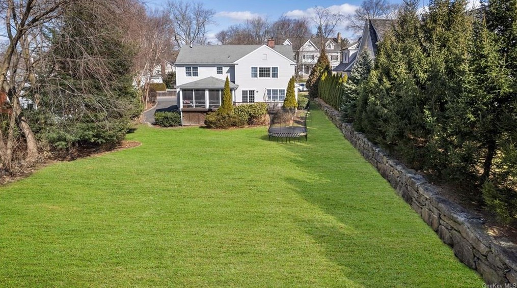 385 Park Ave, Rye, NY 10580-1243
