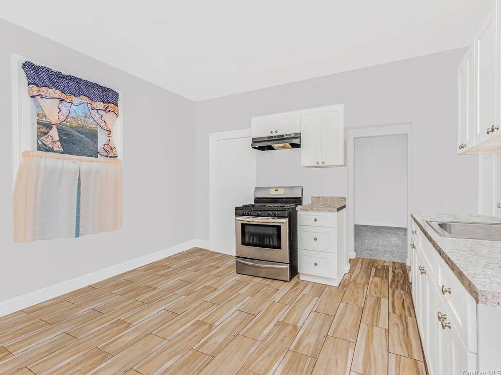 75 Chestnut St, Yonkers NY  10701-3407 exterior