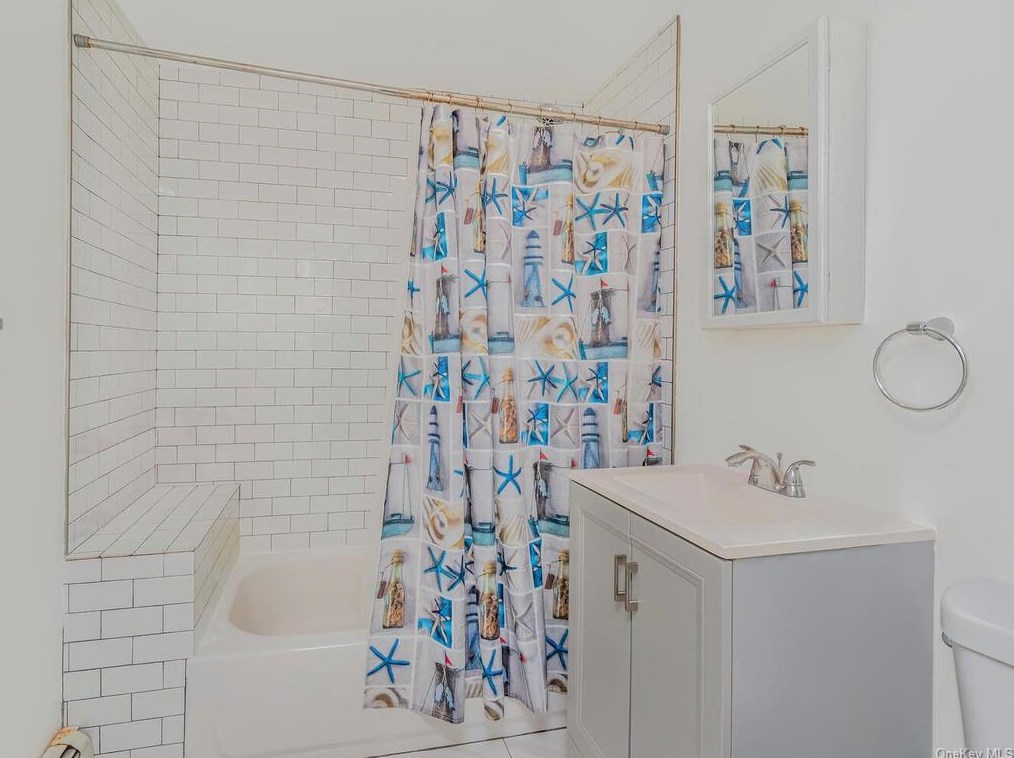 75 Chestnut St, Yonkers NY  10701-3407 exterior