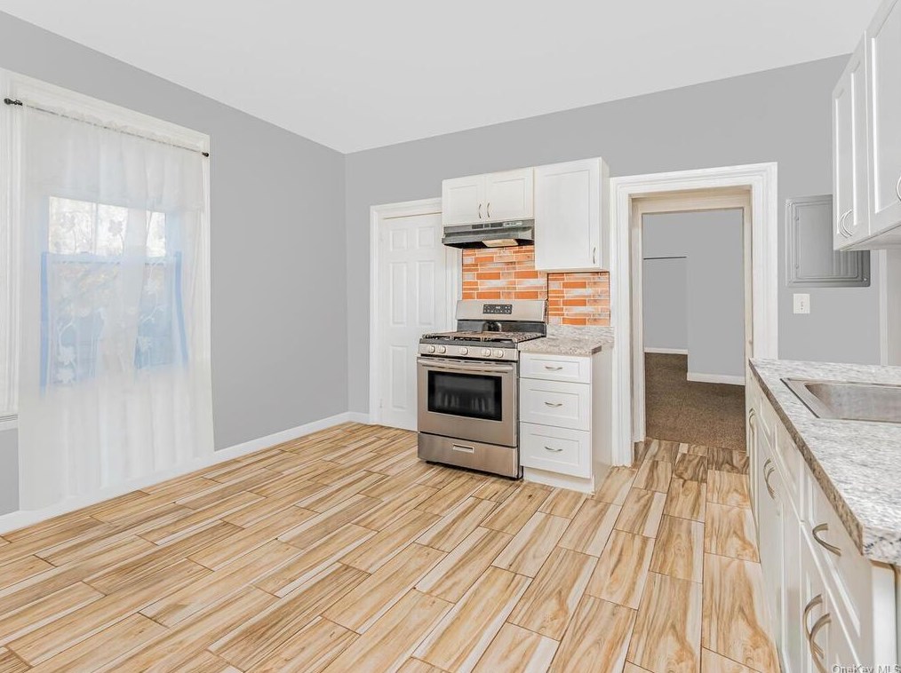 75 Chestnut St, Yonkers NY  10701-3407 exterior