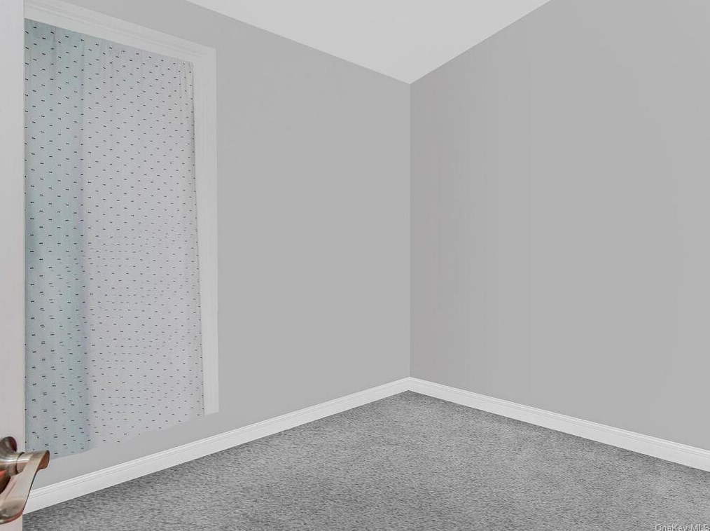 75 Chestnut St, Yonkers NY  10701-3407 exterior