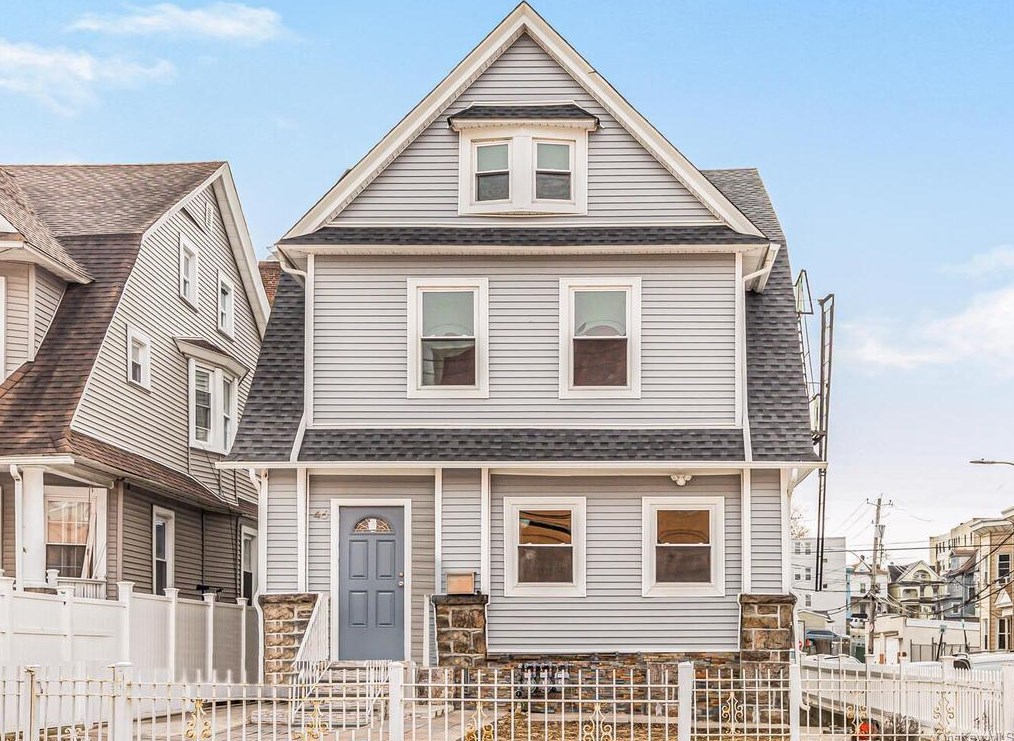 46 Morris St, Yonkers, NY 10705-1937