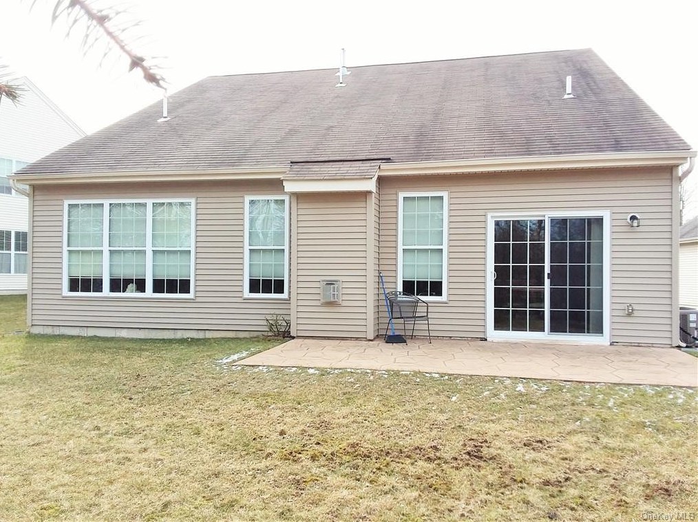 84 Jasmine Dr, Middletown, NY 10940