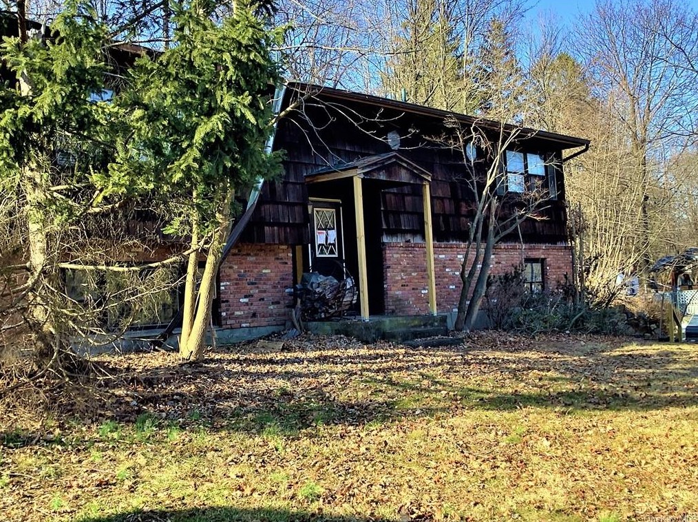 38 Lakes Rd, Monroe, NY 10950