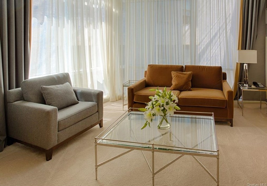 1 Renaissance Sq Unit 8e, White Plains, NY