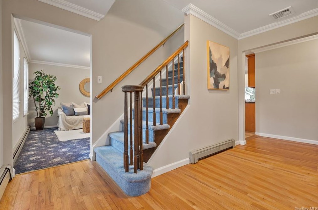 14 Melissa Dr, Ardsley, NY 10502-1041