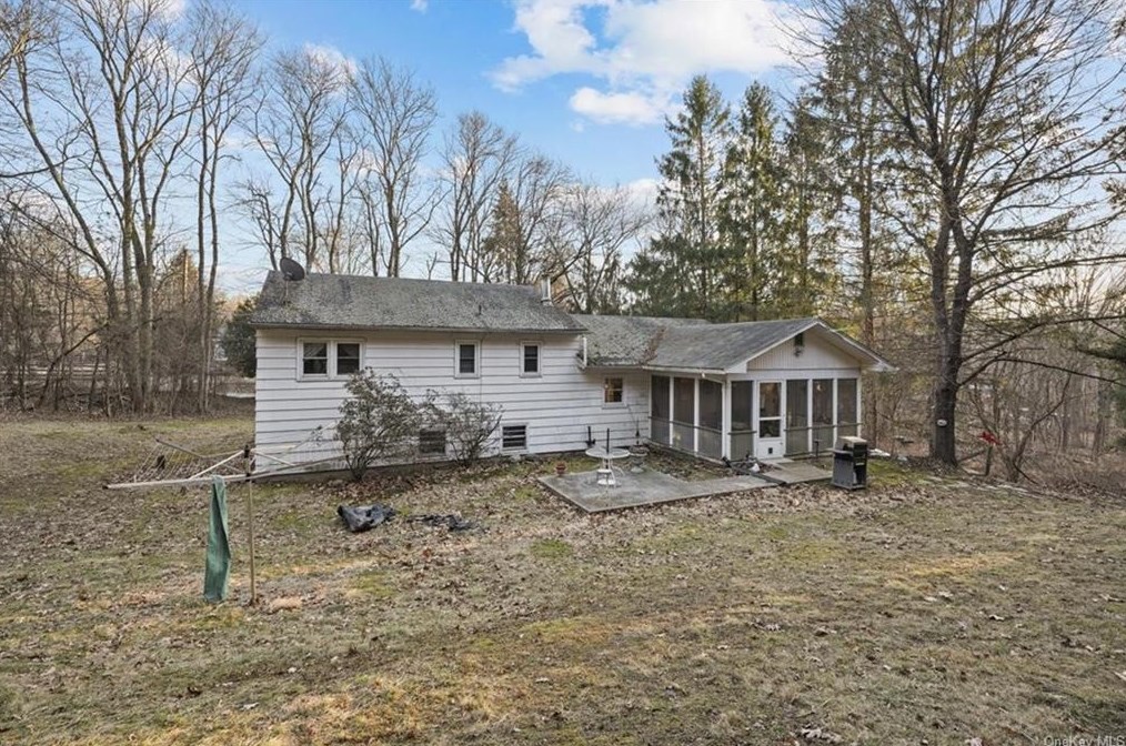 111 Glenmere Homesites Rd, Florida, NY 10921