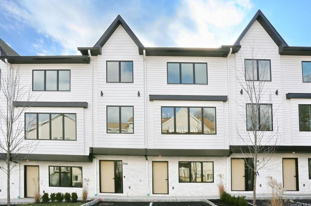 201 Blauvelt Rd #218, Chestnut Ridge, NY 10952