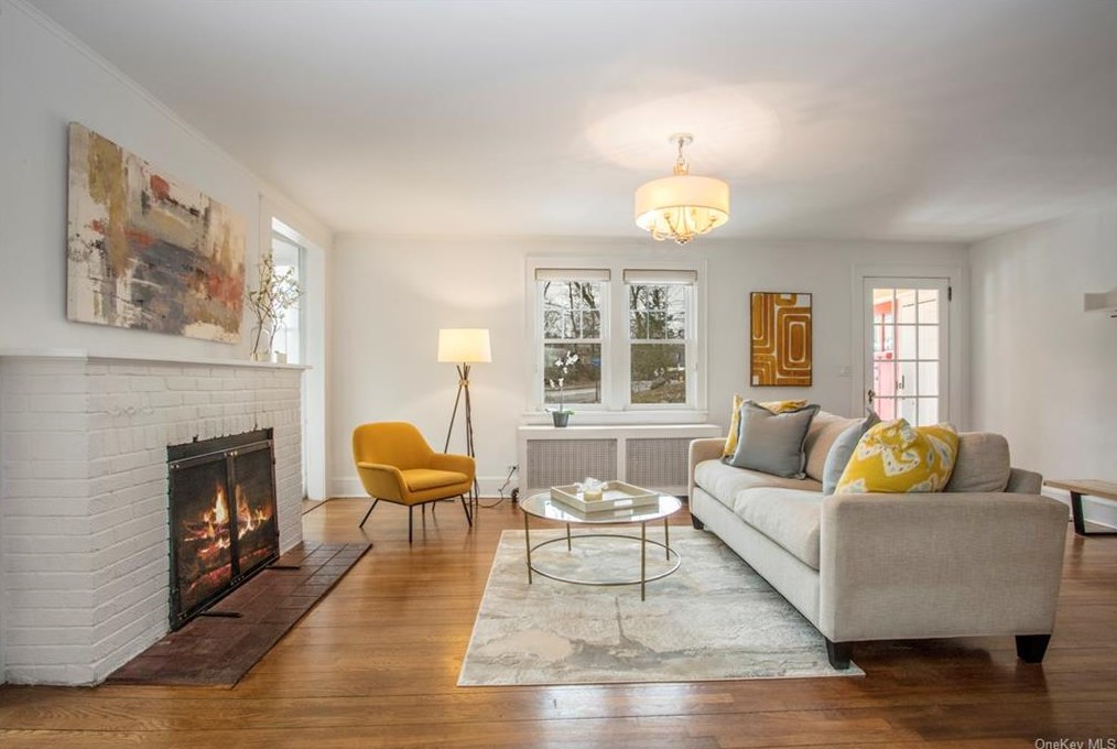 39 Coolidge St, Larchmont, NY 10538-2513