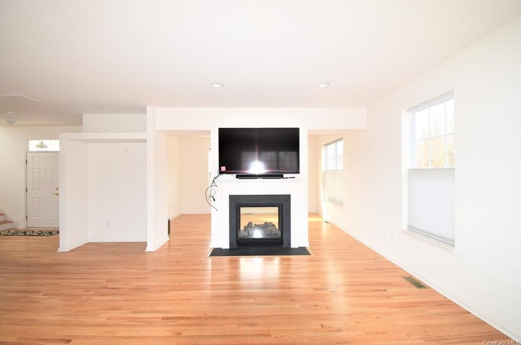 4 High Ridge Ln, Middletown, NY 10940
