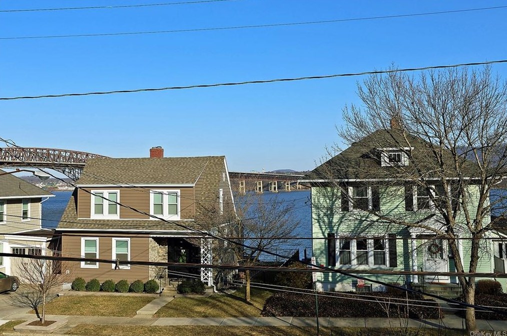 367 N Montgomery St, Newburgh, NY 12550