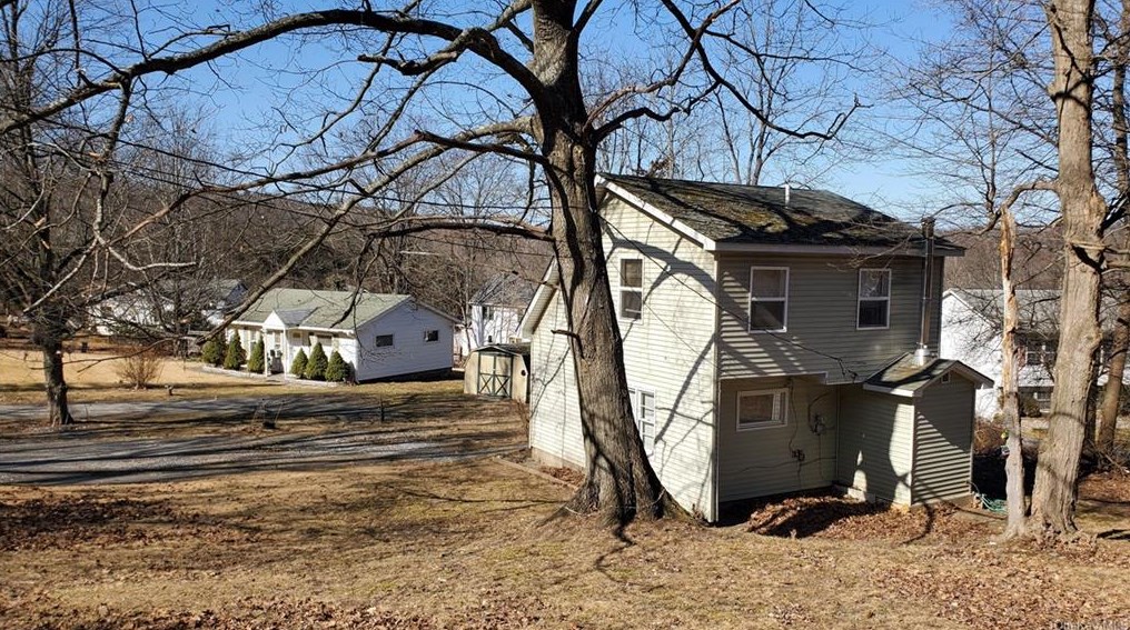 9 Upper Hillman Rd, Warwick, NY 10990