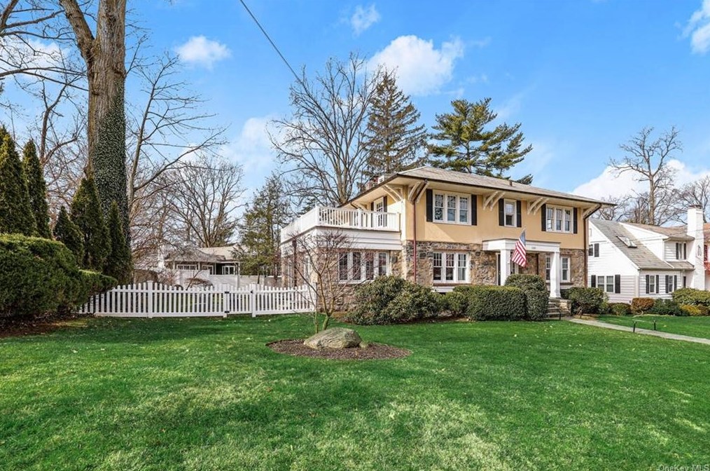 1361 Roosevelt Ave, New Rochelle, NY 10803