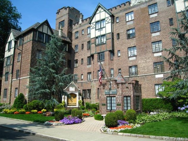 155 Garth Rd #3cs, Scarsdale, NY 10583
