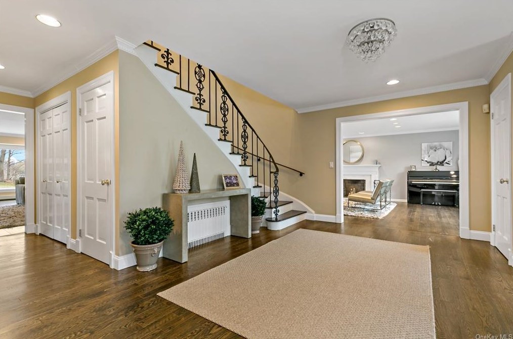 15 Scarborough Rd, Briarcliff, NY 10510