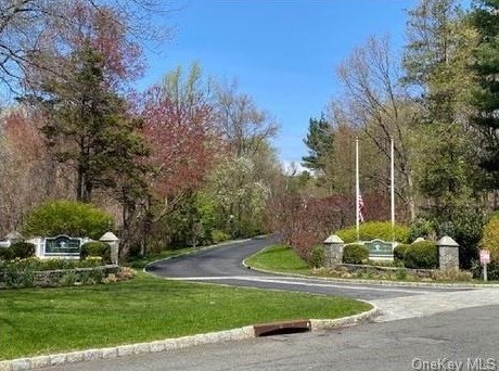 28 Trailhead Ln, North Tarrytown, NY 10591-5048