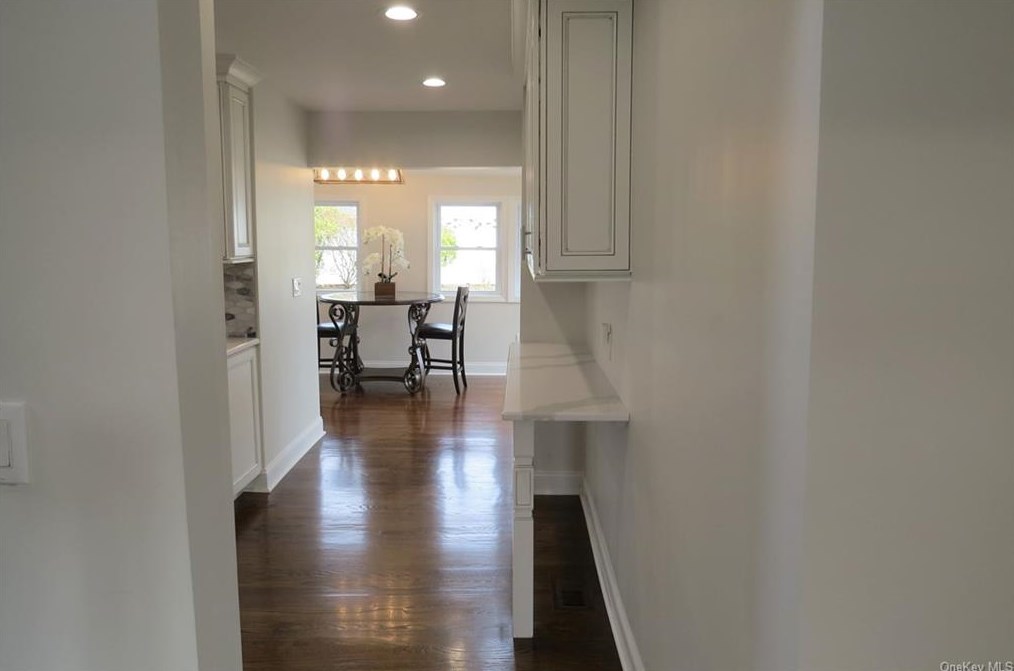 13 Maywood Ave, Rye Brook NY  10573-2401 exterior