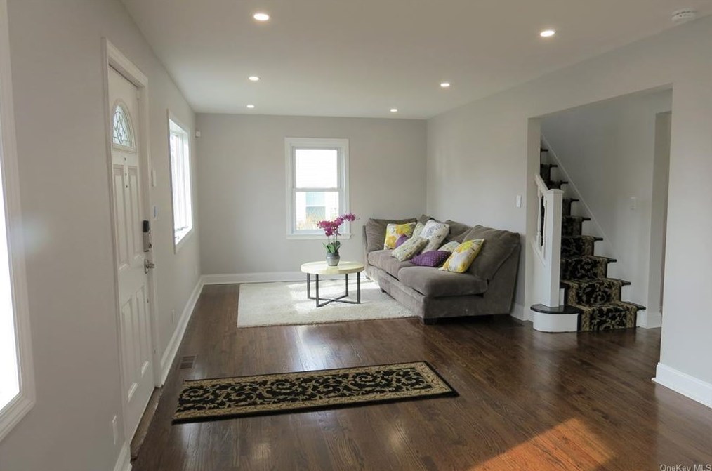 13 Maywood Ave, Rye Brook NY  10573-2401 exterior