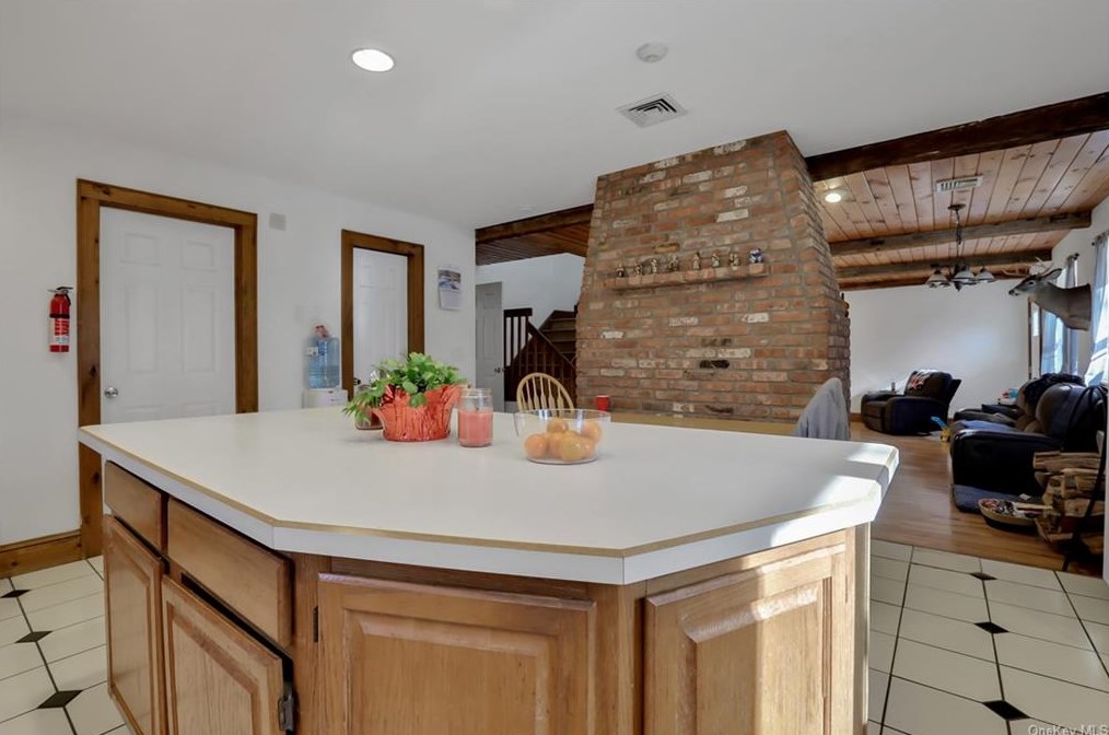 35 Old Rte 199, Red Hook NY 12571-2726 exterior