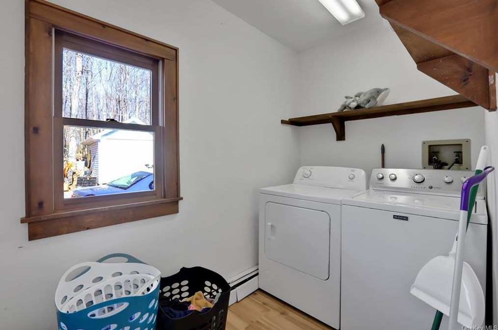 35 Old Rte 199, Red Hook NY 12571-2726 exterior