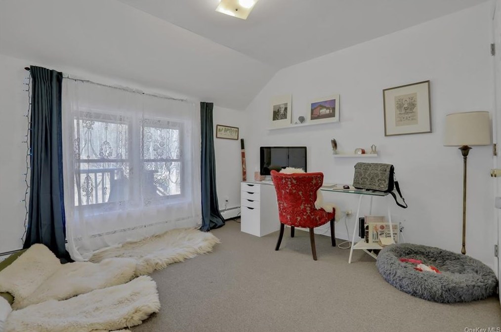 35 Old Rte 199, Red Hook NY 12571-2726 exterior