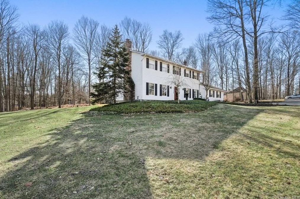 27 Pine Tree Rd, Monroe, NY 10950