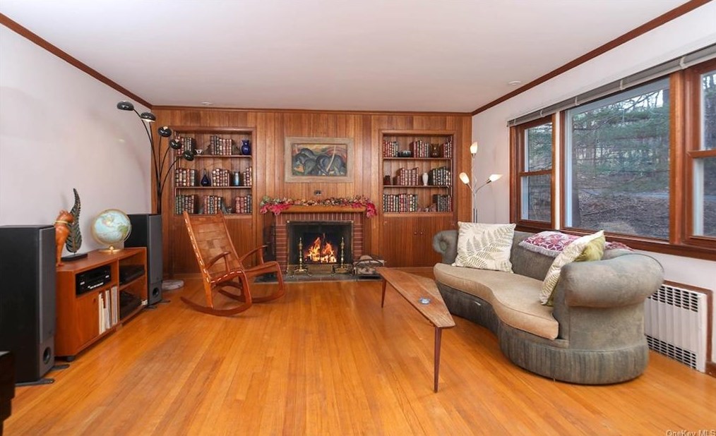99 Estherwood Ave, Dobbs Ferry, NY 10522-2326