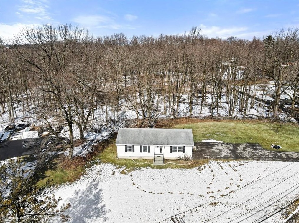 106 Old Glenham Rd, Fishkill, NY 12524