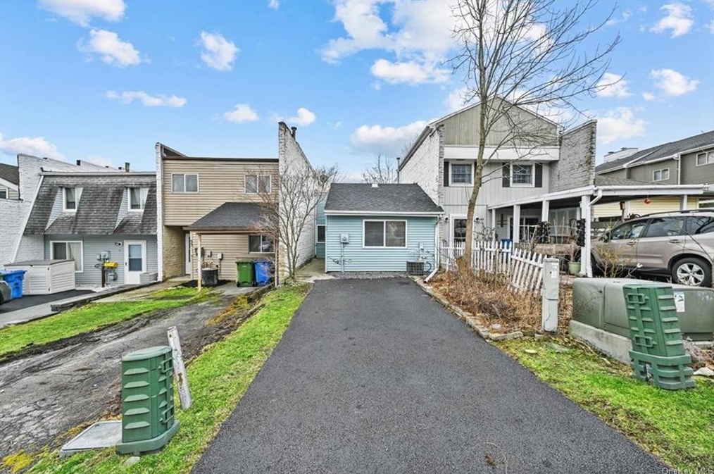 55 Country Club Dr, Florida, NY 10921