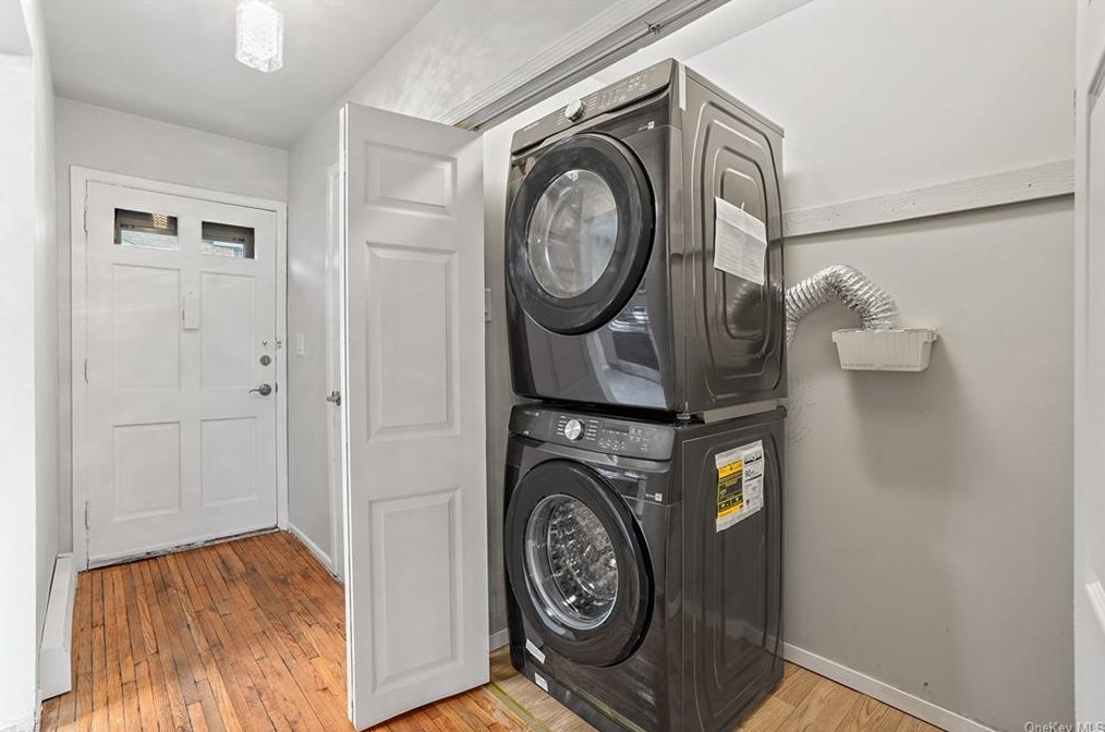 130 Glenwood Ave, Yonkers NY  10703-2649 exterior