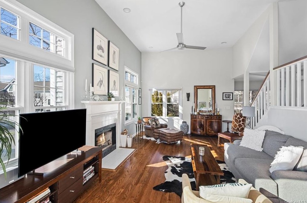 28 Brookridge Ct, Rye Brook NY  10573-3436 exterior