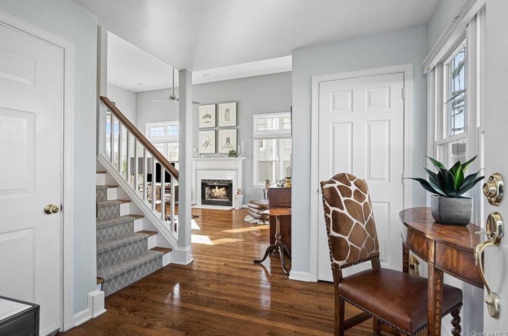 28 Brookridge Ct, Rye Brook, NY 10573-3436