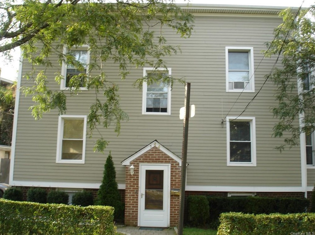 144 Lincoln Ave, Yonkers, NY 10709