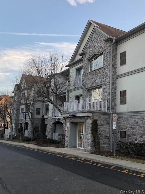 22 N De Baun Ave #205, Airmont, NY 10901