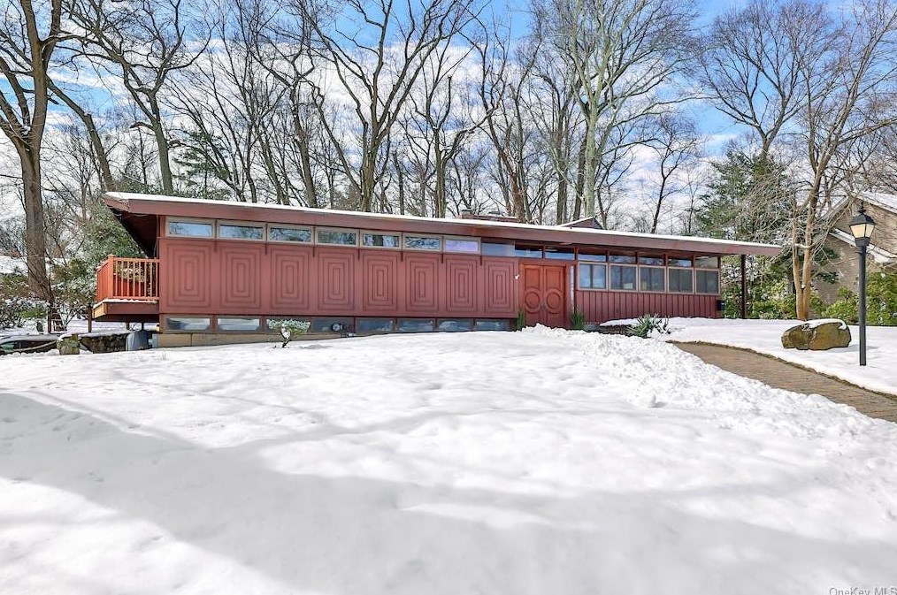 22 Turner Rd, Chestnut Ridge, NY 10965-3001