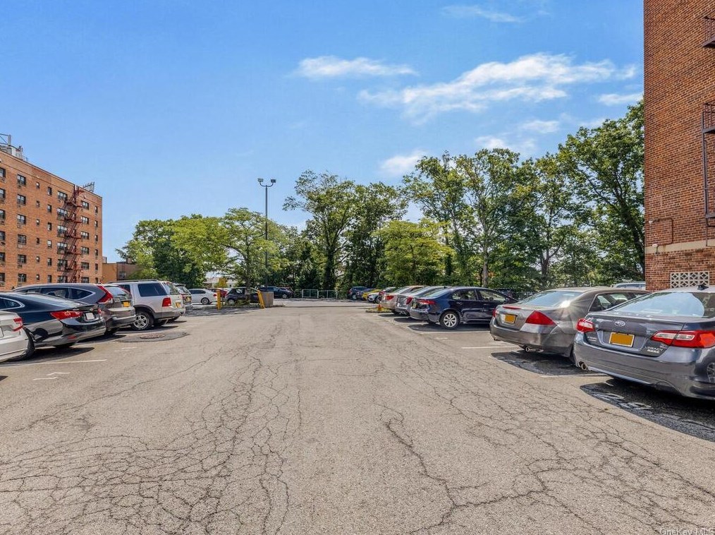 20 Secor Pl, Yonkers NY  10704-3209 exterior