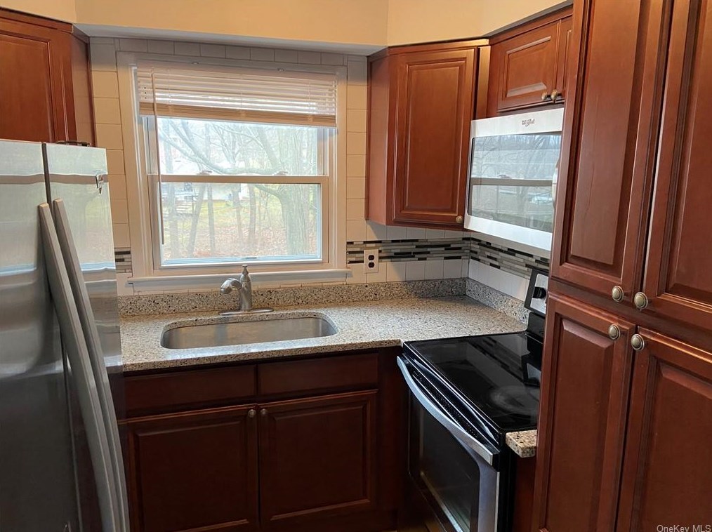 14 Essex Pl #c, Yorktown Hgts, NY 10598