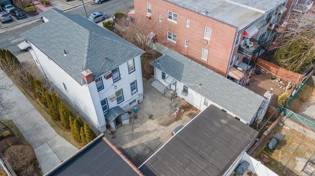 1321 51st St, Brooklyn, NY 11219-3527