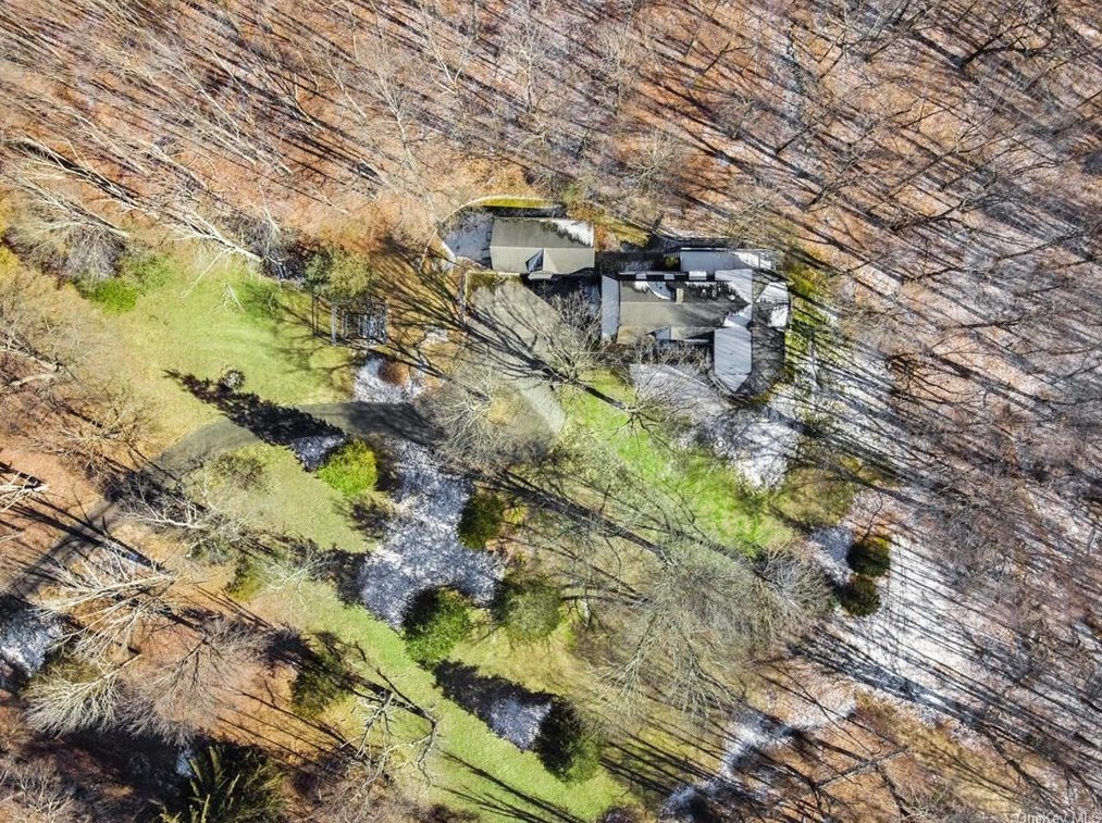 33 Pepper Hill Rd, Whaley Lake, NY 12531