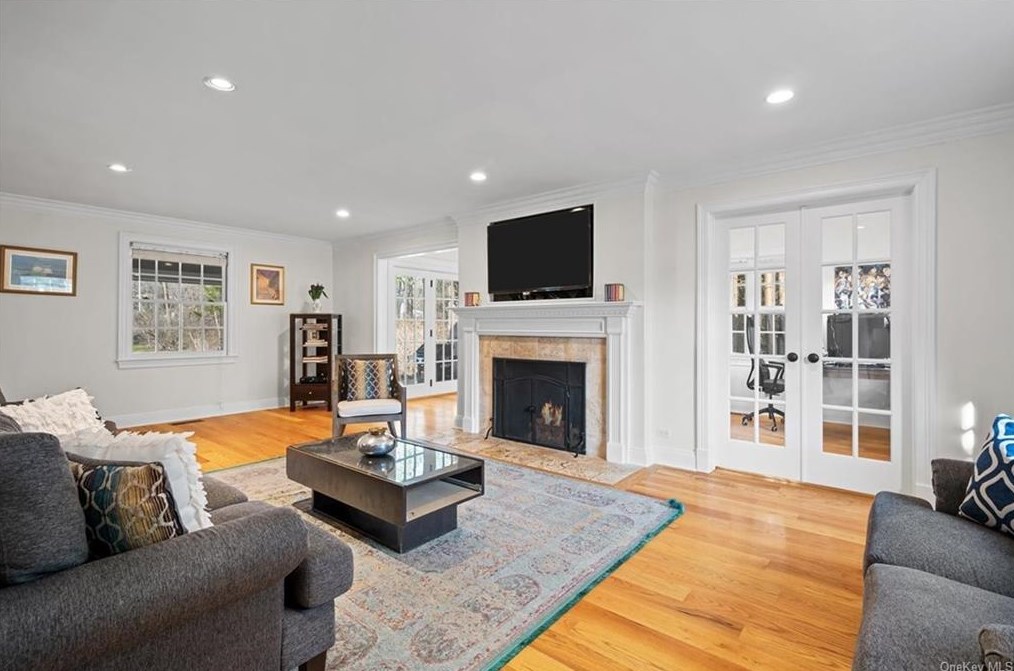 5 Loch Ln, Rye Brook, NY 10573