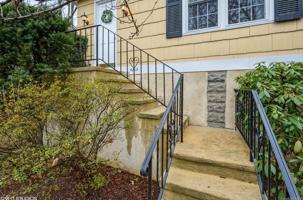 67 Pine Ave, Crotonville, NY 10562