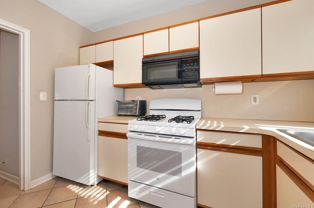 5 Rockledge Rd #2a, Hartsdale, NY 10530