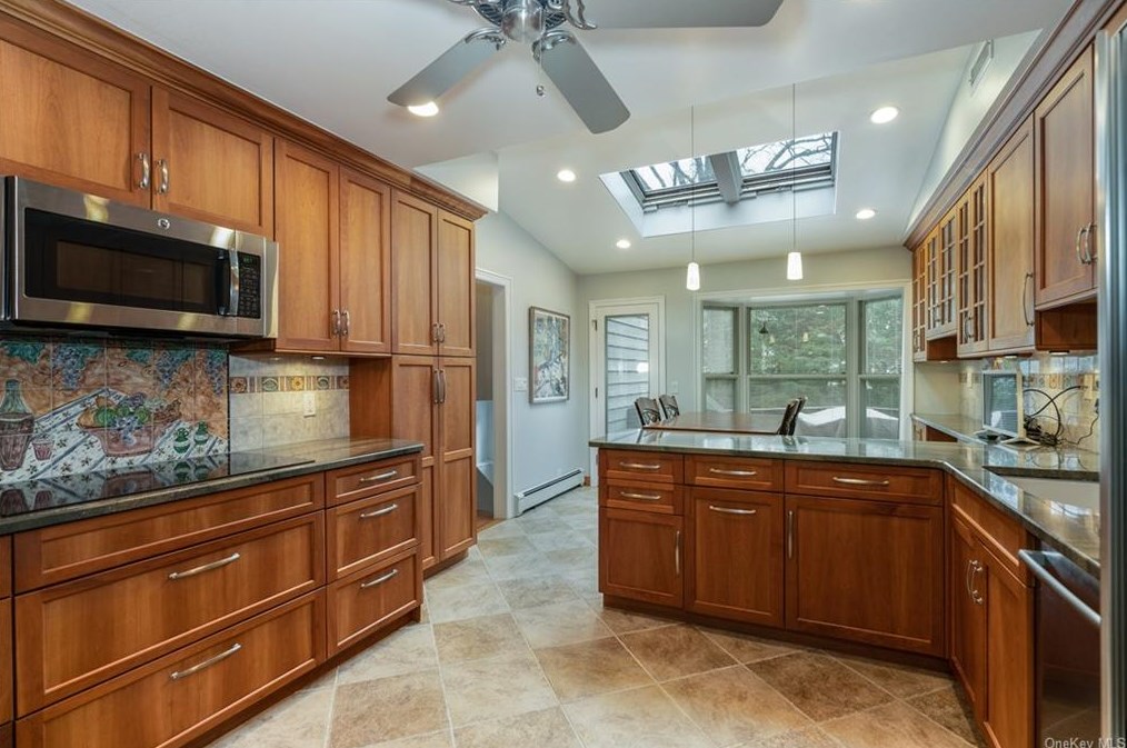 5 Concord Pl, Rye Brook, NY 10573