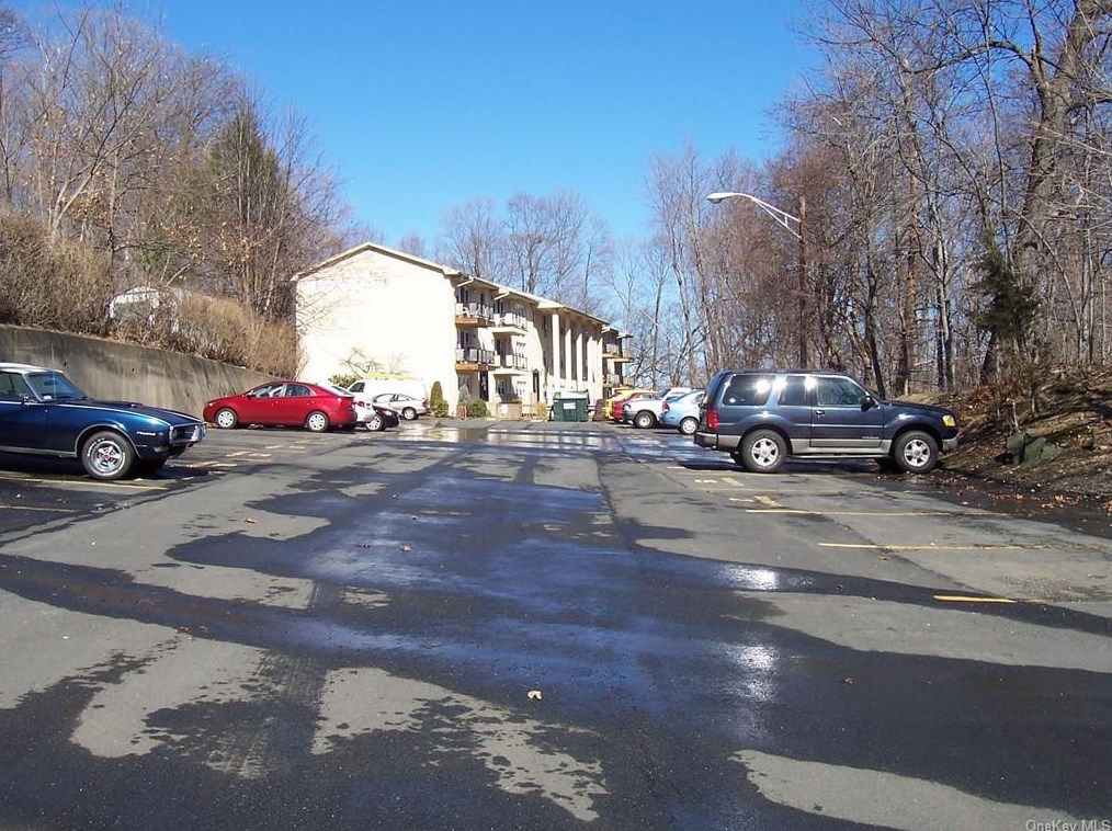 21 Pavilion Rd #3, Airmont, NY 10901