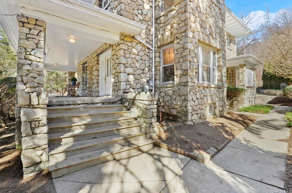 2 Lower North Highland Pl, Croton on Hudson, NY 10520