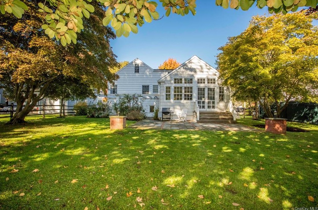 622 Seney Ave, Mamaroneck, NY 10543