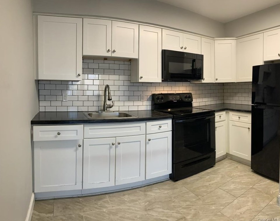 23 Dorset Ct #a, Yorktown Hgts, NY 10598