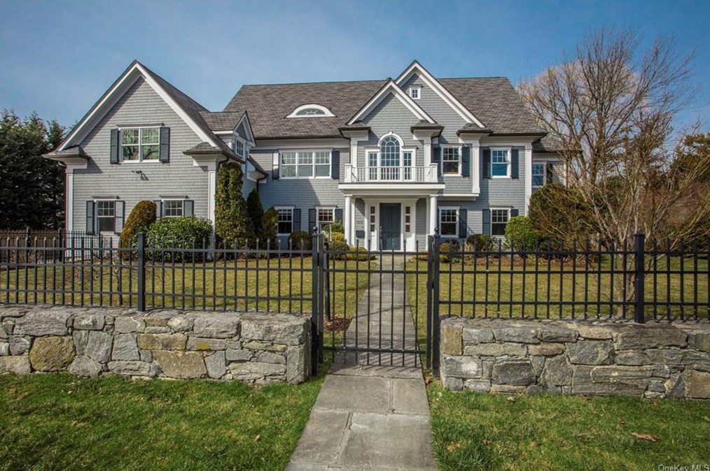 1079 Orienta Ave, Mamaroneck, NY 10543-4714