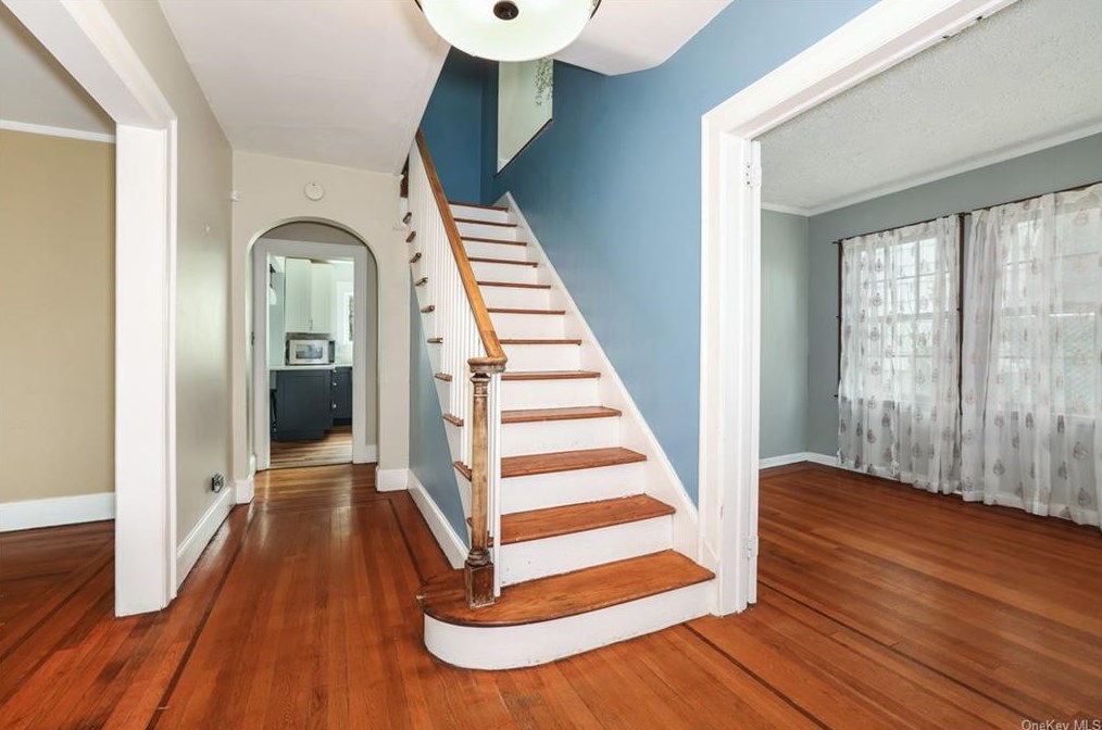 11 Parkview Ct, White Plains, NY 10603