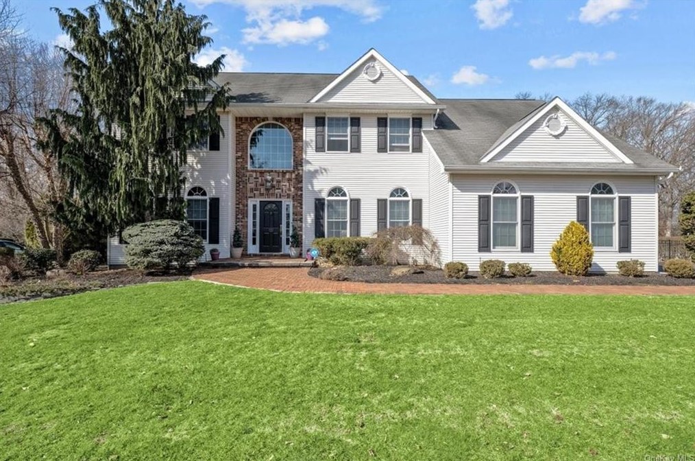 21 Meriwether Trl, Congers, NY 10920-1538